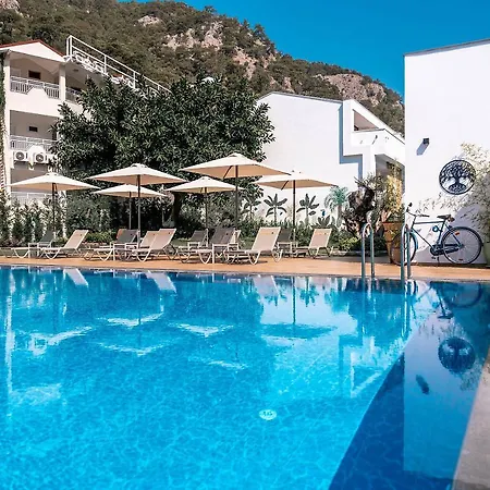 Blu Luxury Unique - Adults-only מלון