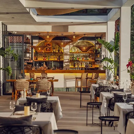 מלון Blu Luxury Unique - Adults-only 4*